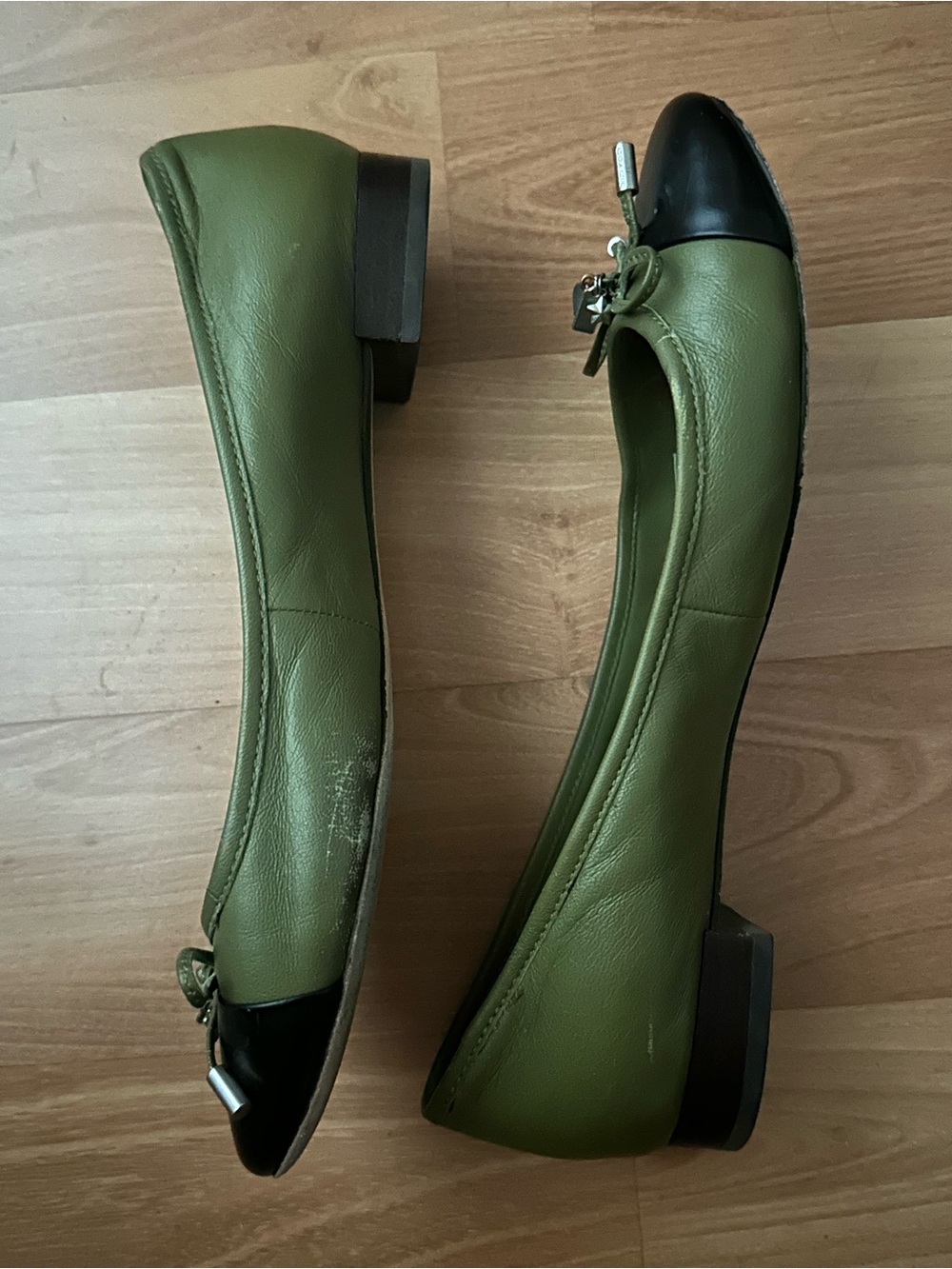 Coach Olive Green and Black Ballet Flats with Bow & Charms - Picture 3 of 6